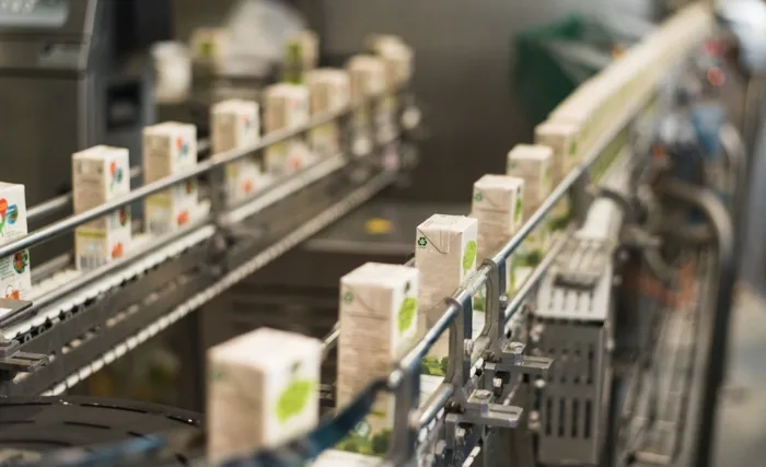 a food packaging plant packaging drinks