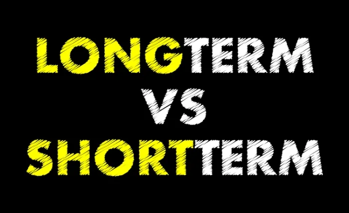 Marketing effectiveness: Graphic displaying the words long term vs short term to represent marketing effectiveness comparison